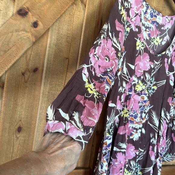 O Neill dress,  long sleeve with a button to adjust - Picture 2 of 8